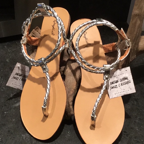 Braided Vegan Leather Sandals NWT - Picture 7 of 7